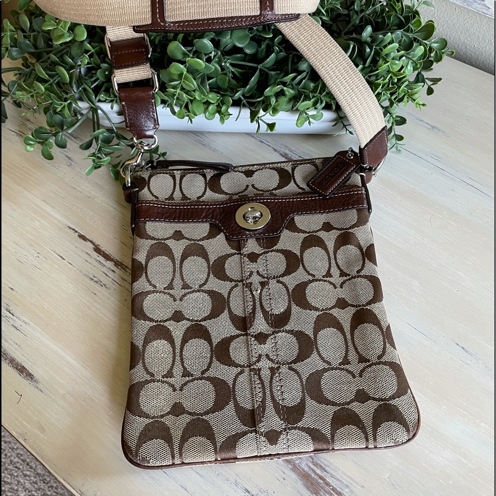 Coach Brown Sig. C Ho867-40688 crossbody purse